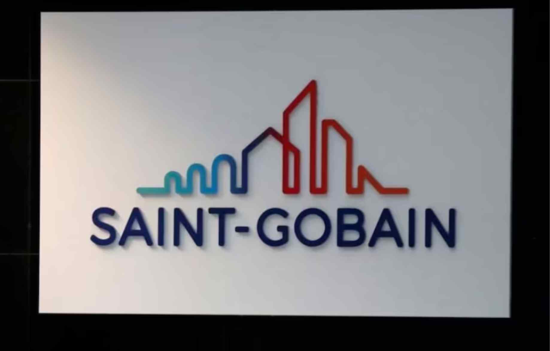 Logo on the Tower Housing the Headquarters of the French Company Saint- Gobain, Paris-La DÃ©fense, France Editorial Image - Image of building,  downtown: 232517325