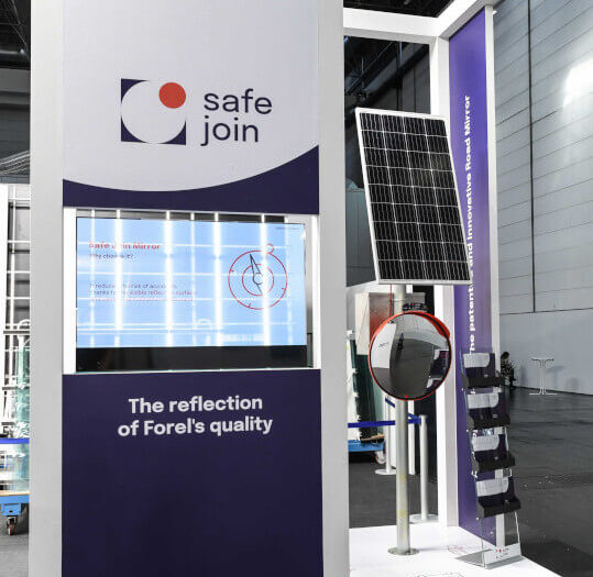 Forel presents Safe Join, the innovative road mirror, at Glasstec 2024